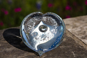 clear-memorial-glass-heart-with-cremation-ash-from-people-and-pets