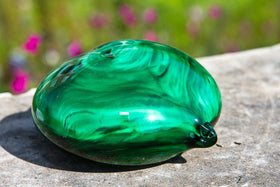 Emerald Memorial Glass Heart Paperweight with Ash