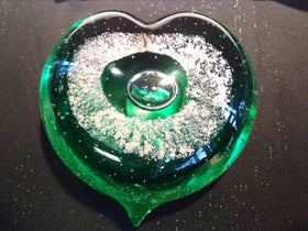 green-memorial-glass-heart-with-cremation-ash-from-people-and-pets