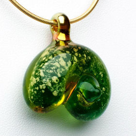 emerald-nautilus-shell-glass-pendant-with-infused-cremains-1