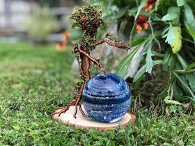 Ent Wire Sculpture with Cremains containg Tranquil Swirl Orb
