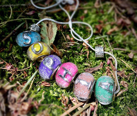 name-necklaces-with-infused-cremains