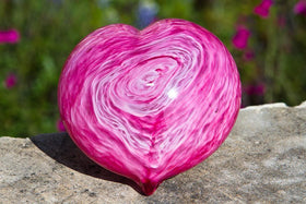 pink-memorial-glass-heart-paperweight-with-ash-wonderful-rememberance-art-and-memorial-gift