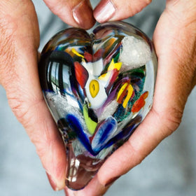 rainbow-heart-with-infused-cremains-from-pets-and-people