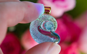 nautilus-shell-glass-pendant-with-infused-glass-ash