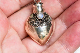 Sterling Silver Heart Keepsake Pendant Necklace For Cremains or Hair