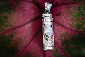 sterling-silver-keepsake-pendant