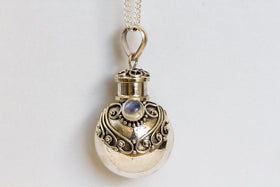 sterling-silver-keepsake-pendant-necklace-for-cremains-or-hair-1