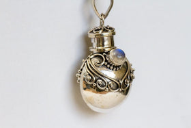 Sterling Silver Keepsake Pendant - Moonstone