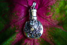 Sterling Silver Keepsake Pendant Necklace For Cremation Ash from People