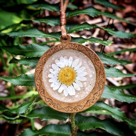 wood resin with daisy flower and cremains | Cremation Jewelry