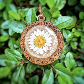 wood resin with daisy flower and cremains | Cremation Jewelry